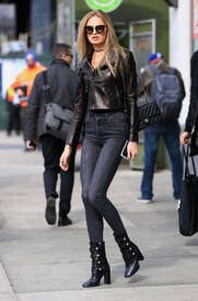 Romee-Strijd-i-Skinny-Jeans--02.jpg