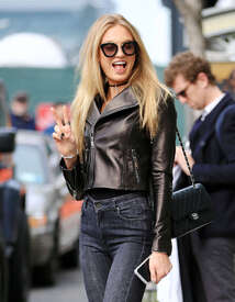 Romee-Strijd-i-Skinny-Jeans--08.jpg