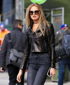 Romee-Strijd-i-Skinny-Jeans--12.jpg