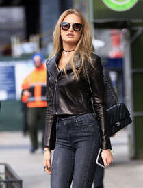 Romee-Strijd-i-Skinny-Jeans--13.jpg