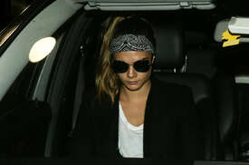 Cara-Delevingne-at-JFK-Airport--07.jpg