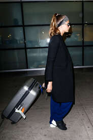 Cara-Delevingne-at-JFK-Airport--16.jpg