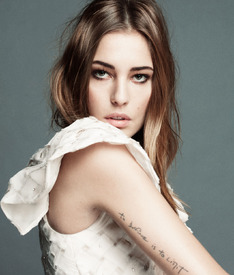 nadja-bender-by-bojana-tatarska-for-glass-magazine-spring-2016-3.jpg