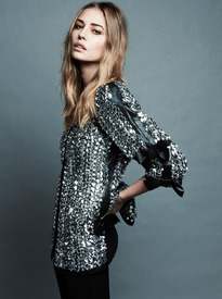 nadja-bender-by-bojana-tatarska-for-glass-magazine-spring-2016-8.jpg