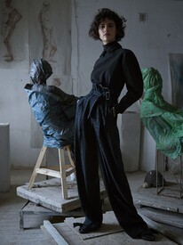 iana-godnia-by-phil-poynter-for-vogue-ukraine-march-2016-11.jpg