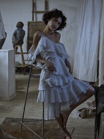 iana-godnia-by-phil-poynter-for-vogue-ukraine-march-2016-13.jpg