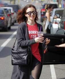 Lily Collins 4.jpg