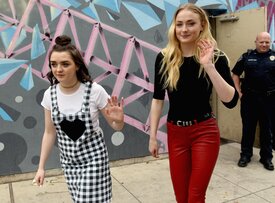 0213094940071_12_Maisie Williams & Sophie Turner 013.jpg