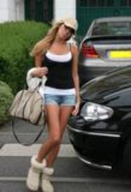 th_7309153_Nadine_Coyle__Hotpants_candids_April_27_5_.jpg