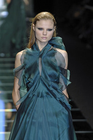 Elie_Saab_Paris_F_W_07_08_Celebrity_City_FS_243.jpg