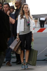 88176_CELEBUTOPIA_Sarah_Jessica_Parker_shoots_a_private_exterior_commercial_for_Cidade_Jardim_in_NYC_170408_21_122_184lo.jpg
