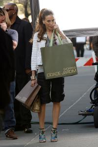 87894_CELEBUTOPIA_Sarah_Jessica_Parker_shoots_a_private_exterior_commercial_for_Cidade_Jardim_in_NYC_170408_12_122_1143lo.jpg