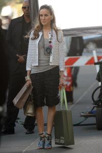 87711_CELEBUTOPIA_Sarah_Jessica_Parker_shoots_a_private_exterior_commercial_for_Cidade_Jardim_in_NYC_170408_11_122_680lo.jpg