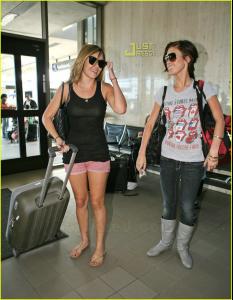 lauren_audrina_lax_airport_07.jpg