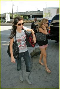 lauren_audrina_lax_airport_10.jpg