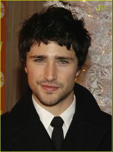 matt_dallas_bangs_02.jpg