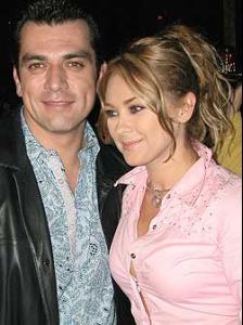 pa_jorge_aracely_7_030606.jpg