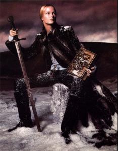 Versace9899_k_CarolynMurphy_VersaceCatalog_StevenMeisel_zob.jpg