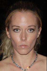 kendra_wilkinson_wardrobe_malfunction_11.jpg