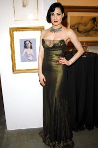 67080_CELEBUTOPIA_Dita_Von_Teese_3_New_York_Academy_of_Art_160408_04_122_832lo.jpg