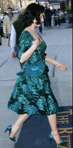 10288_Dita_Von_Teese_Arriving_at_a_hotel_in_Manhattan_CELEBUTOPIA_160408_1_122_1010lo.jpg