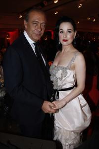 62780_Celebutopia_Dita_von_Teese_Sidaction_Diner_de_la_mode_2008_04_122_337lo.jpg