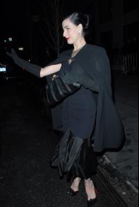 16504_Celebutopia_Dita_Von_Teese_outside_the_Gramercy_Park_Hotel_06_122_1020lo.jpg