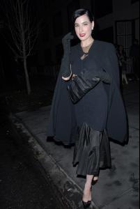 16451_Celebutopia_Dita_Von_Teese_outside_the_Gramercy_Park_Hotel_04_122_706lo.jpg