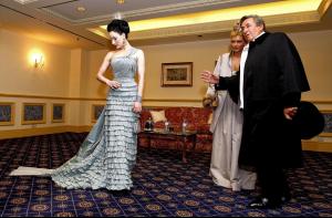 16777_Celebutopia_Dita_von_Teese_poses_for_photographers_during_a_photocall_in_Vienna_03_122_879lo.jpg