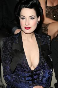 57915_Celebutopia_Dita_Von_Teese_Giorgio_Armani_Prive_SpringSummer_2008_Haute_Couture_Collection_Show_in_Paris_02_122_159lo.jpg