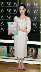 LOKAX4FM2X_dita_von_teese_book_10.jpg