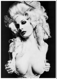 1204787Dita_Von_Teese20_9_1.jpg