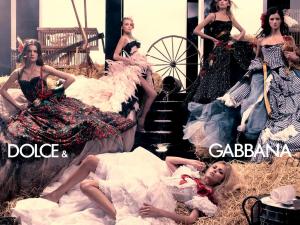 33032_Steven_Meisel___D3G_Spring_2006_6022_122_474lo.jpg