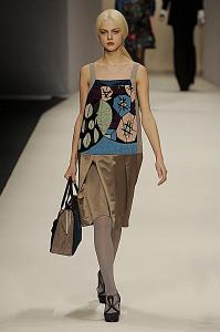 _Viktoriya_at_Antonio_Marras_Fall_2008_tfs.jpg