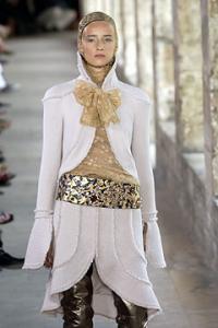 anne_Chanel_Fall_2004_Couture.jpg