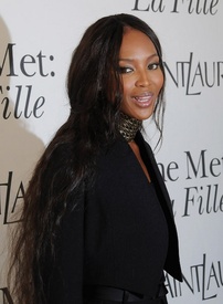 NaomiCampbell_LaFilleDuRegiment_NewYork_210408-01.jpg