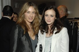 Alexis_Bledel_-_at_the_grand_opening_of_the_Zadig_4_Voltaire_store_NYC_April_6_02.jpg