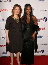 Naomi_Campbell_arrives_at_the_US_Doctors_for_Africa_25.jpg
