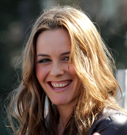 aliciasilverstonelatimesfestivalofbookstikipetercelebritycity019.jpg