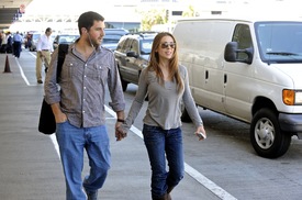 Preppie_AlyssaMilanoarrivingatLAXAirport_April7201011.jpg