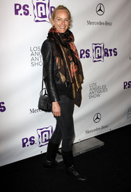 celebrity_paradise.com_TheElder_AmberValletta2010_04_21_LAAntiqueShowBenefitingP.SARTS12.jpg