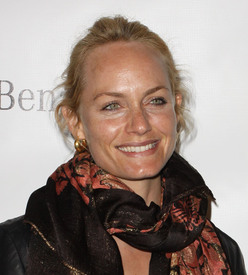 celebrity_paradise.com_TheElder_AmberValletta2010_04_21_LAAntiqueShowBenefitingP.SARTS5.jpg