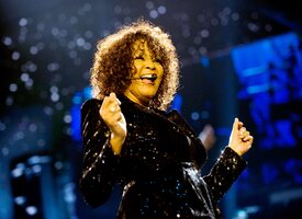 whitneyhoustonperformsattheo2arenatikipetercelebritycity009.jpg