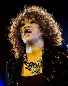 whitneyhoustonperformsattheo2arenatikipetercelebritycity013.jpg