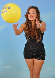 jade_jagger_save_the_beach_photocall_tikipeter_celebritycity_008.jpg