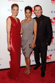 celebrity_paradise.com_TheElder_HalleBerry2010_04_29_DKMS4thAnnualGalainNewYork12.jpg