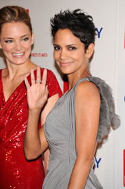 celebrity_paradise.com_TheElder_HalleBerry2010_04_29_DKMS4thAnnualGalainNewYork16.jpg