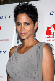 celebrity_paradise.com_TheElder_HalleBerry2010_04_29_DKMS4thAnnualGalainNewYork42.jpg