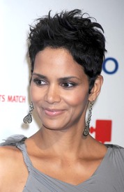 celebrity_paradise.com_TheElder_HalleBerry2010_04_29_DKMS4thAnnualGalainNewYork71.jpg