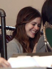 celebrity_paradise.com_TheElder_RachelBilson2010_04_01_OutAndAboutInLosFeliz15.jpg